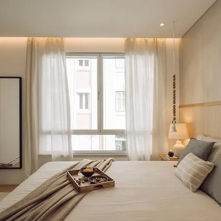 Circeo - 2 Bedrooms And Balcony In Alvalade شقة *