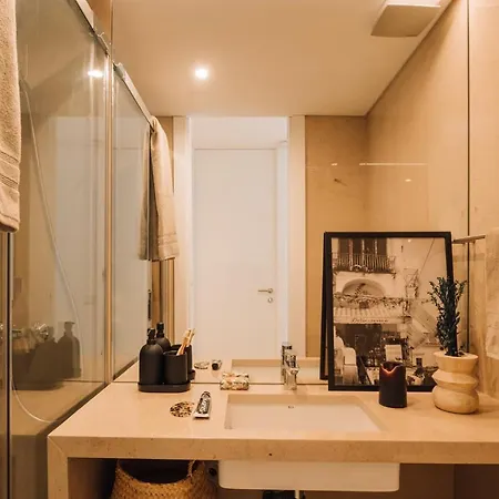 Circeo - 2 Bedrooms And Balcony In Alvalade *