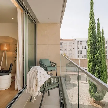 Apartment Circeo - 2 Bedrooms And Balcony In Alvalade *